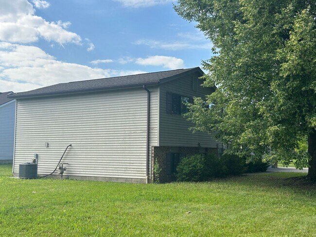 Building Photo - Three Bedroom Split-Level near Easton   **WESTERVILLE SCHOOLS**