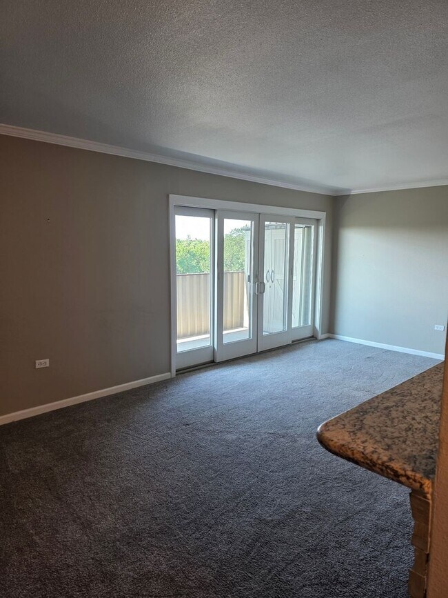 Building Photo - Remodeled 1 BDR in Capital Hill.  Location...
