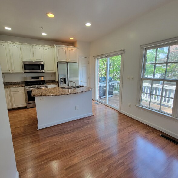 Building Photo - 324 Casey Ln