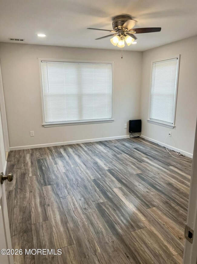 Building Photo - 345 Sequoia Ct