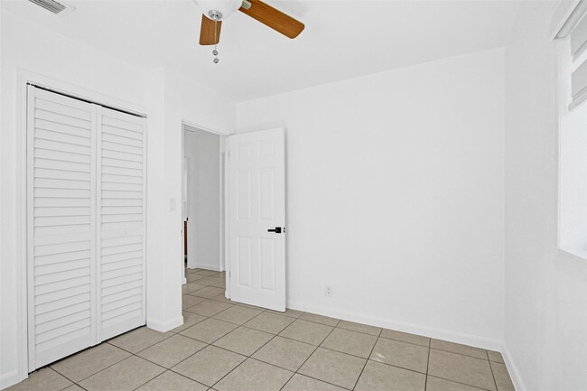 Building Photo - 6101 NE 7th Ave