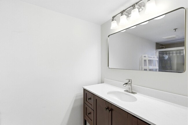 Building Photo - 4605 S Ocean Blvd