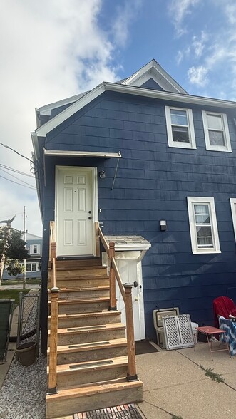 Building Photo - 3663 E Munkwitz Ave