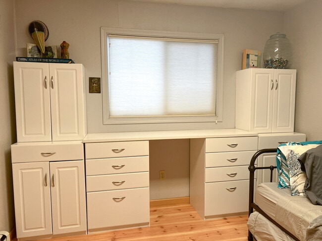 Building Photo - 5703 Jennifer Cir