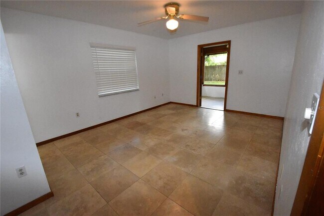 Building Photo - 4730 NW 36th Pl