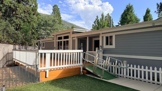 Building Photo - 25001 Rim Rock Rd