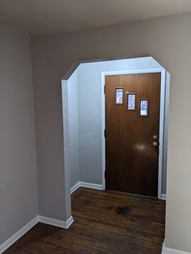 Building Photo - 832 Greenmount Blvd