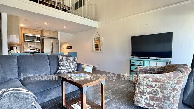 Building Photo - 301 Iberian Way