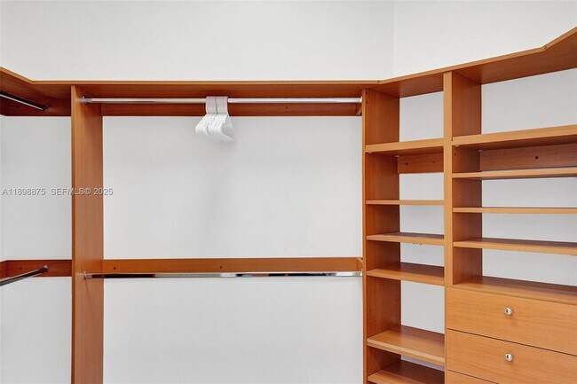 Building Photo - 1207 SW 21st St