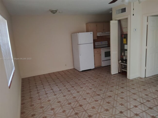 Primary Photo - 9614 NW 5th Ave