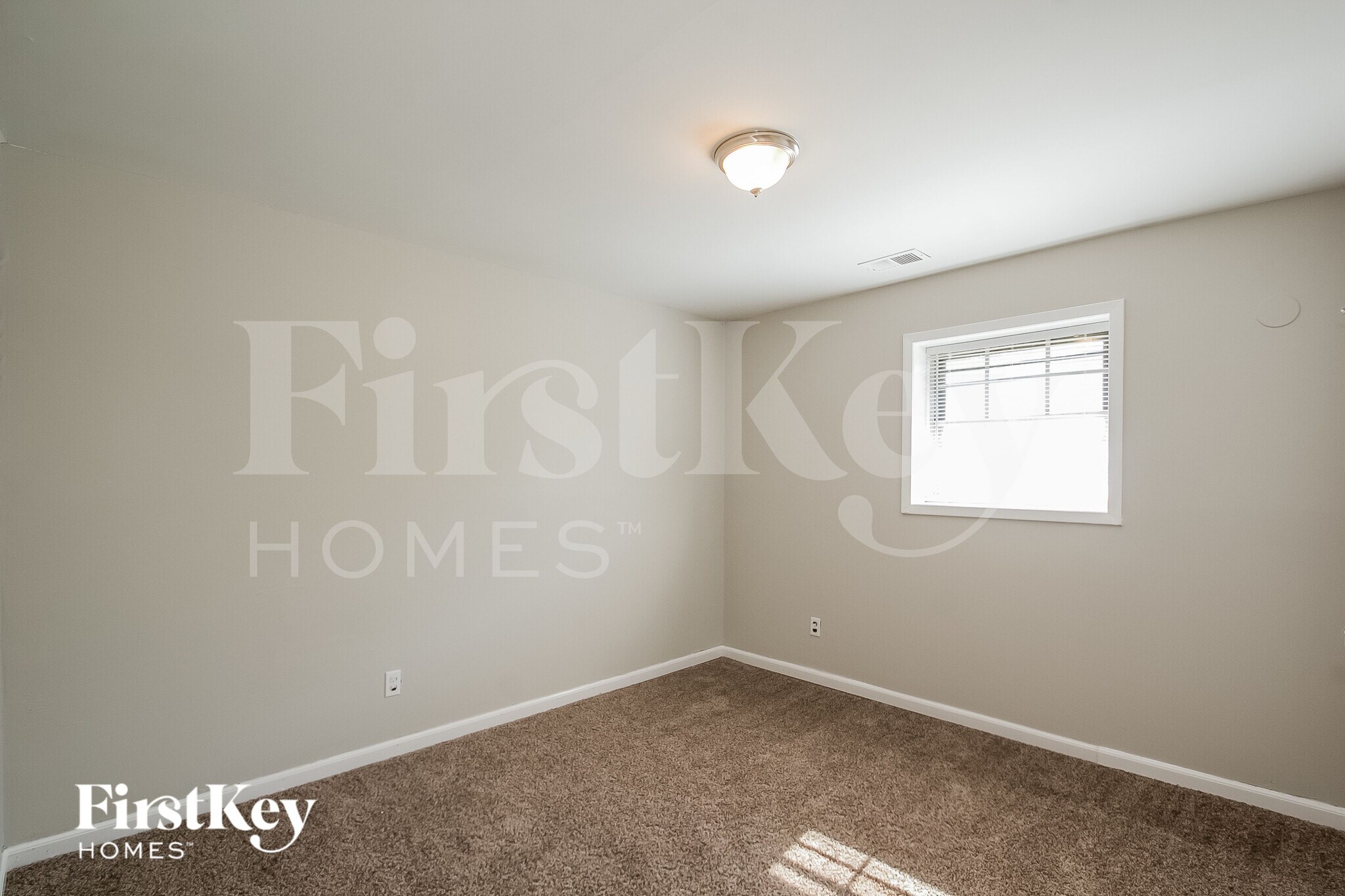 Building Photo - 4163 Northstrand Dr