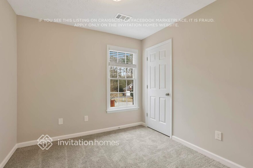 Building Photo - 3391 Longfield Dr SW