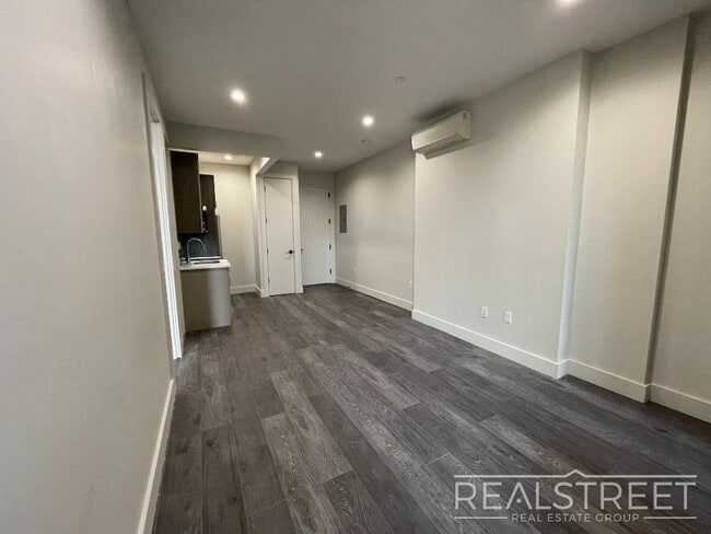 Building Photo - BRAND NEW 2 Bed in Bed Stuy!