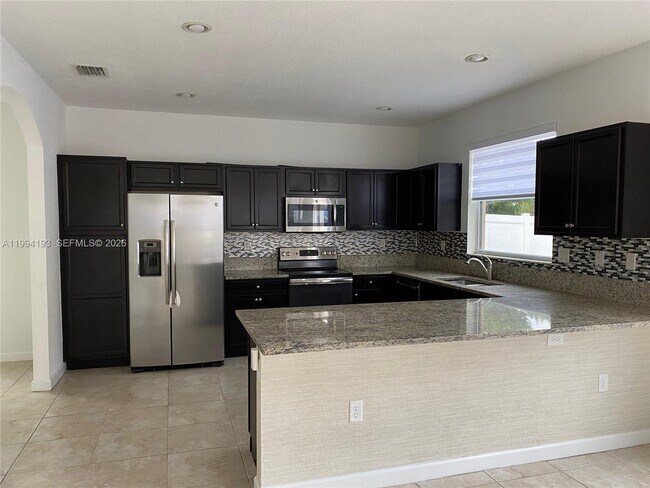 Building Photo - 17001 SW 90th Terrace