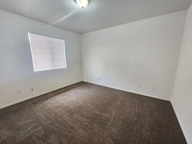 Building Photo - 6306 Athol Ave