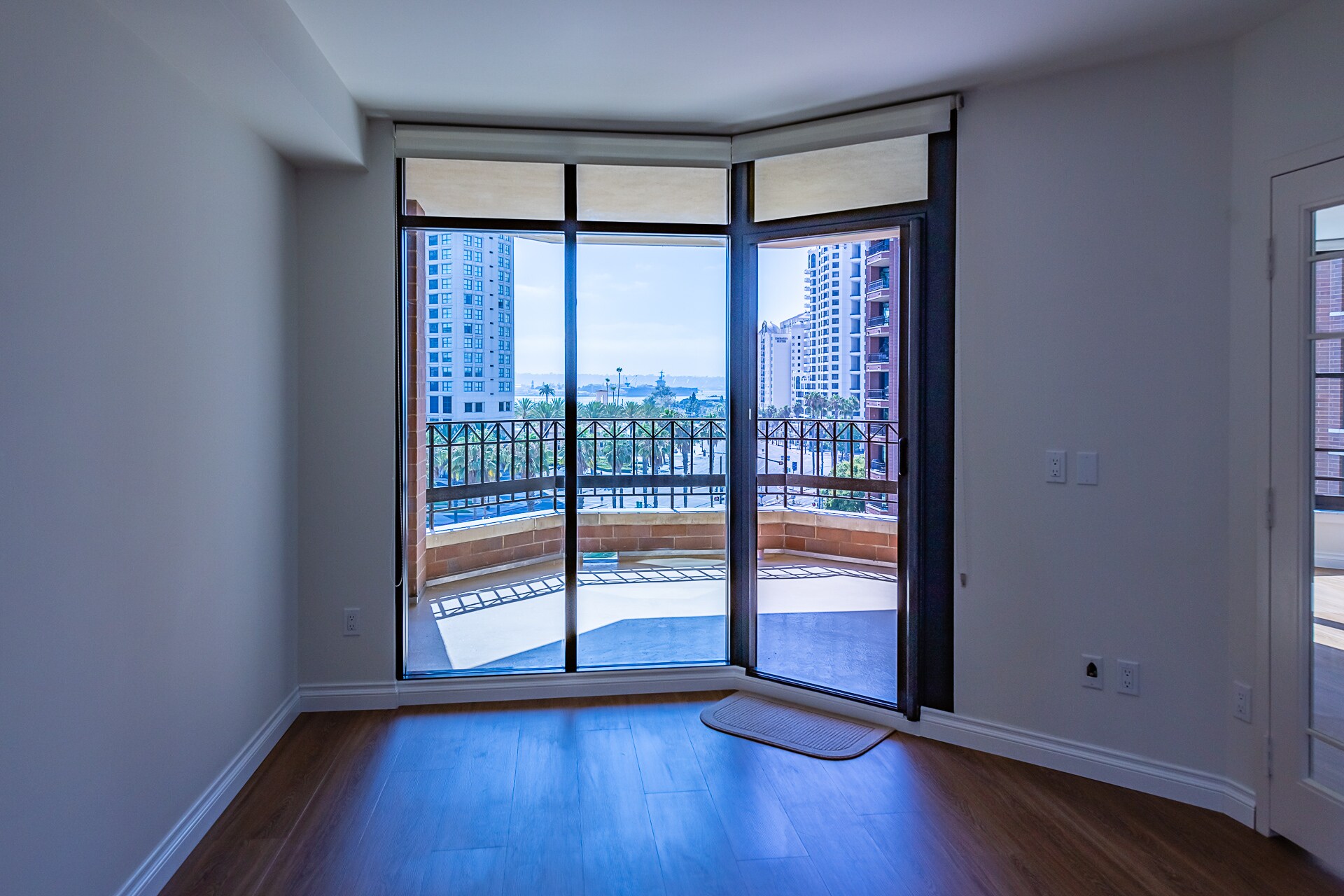 Building Photo - 500 W Harbor Dr