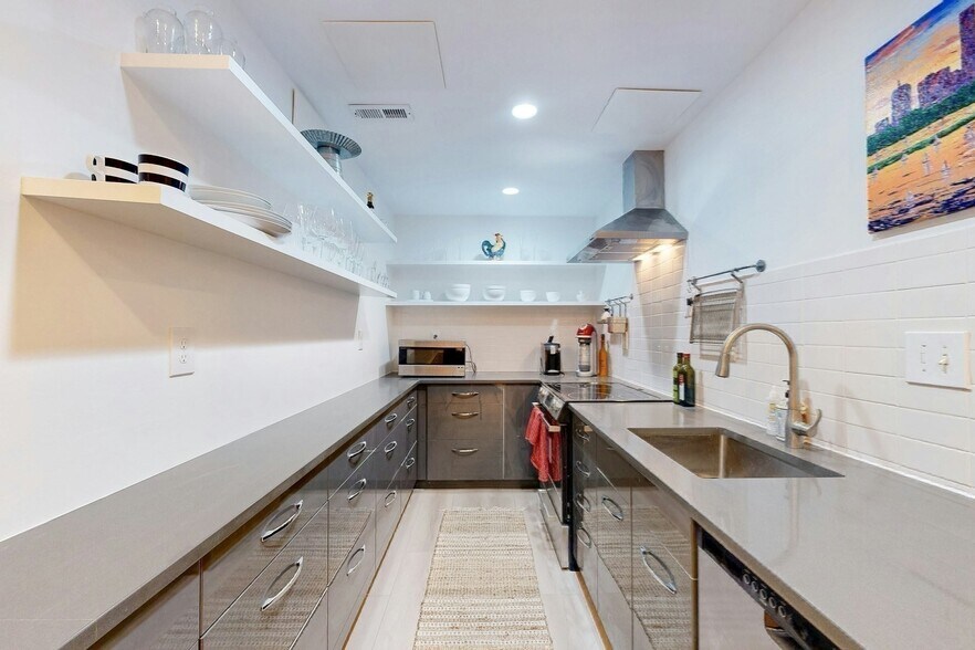 Building Photo - 15 Garrison Rd