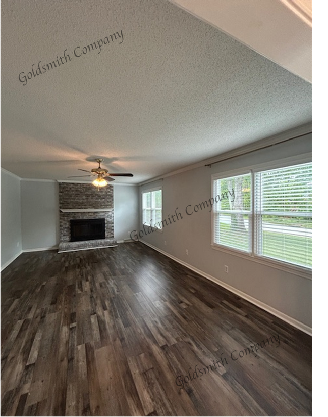 Building Photo - "3-Bedroom Home with Spacious Living in Simpsonville!"