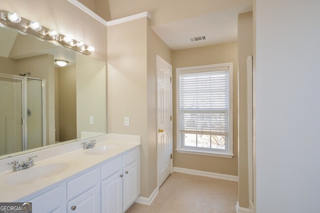 Building Photo - 20 Snapdragon Ln