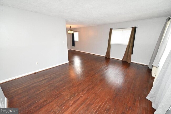 Building Photo - 2610 Lakehurst Ave