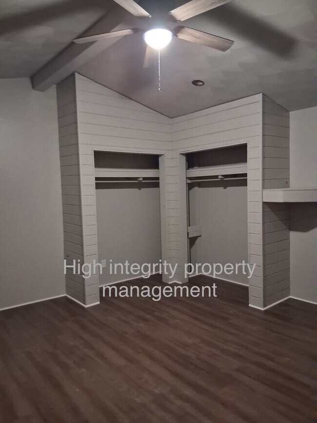 Building Photo - Property 013