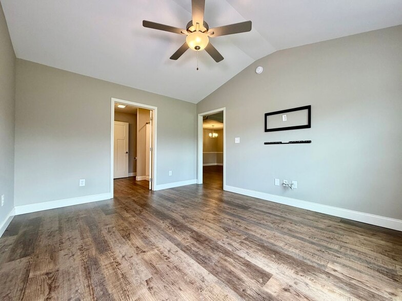 Building Photo - 728 Snowflower Cir