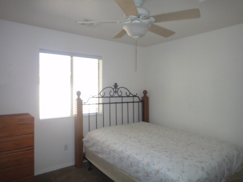 Building Photo - 3894 Bluegrass Ct