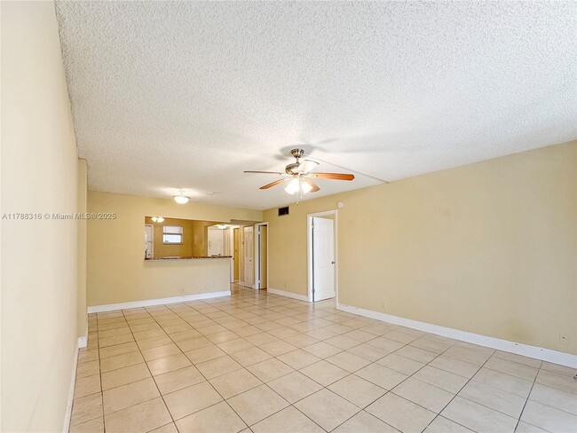 Building Photo - 410 NW 68th Ave