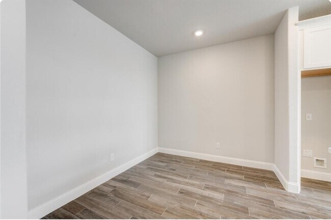 Building Photo - 10110 Water Harbor Dr