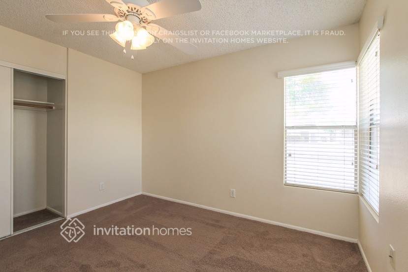 Building Photo - 6135 W Mauna Loa Ln