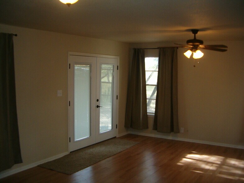 Building Photo - 274 Kristine Ln