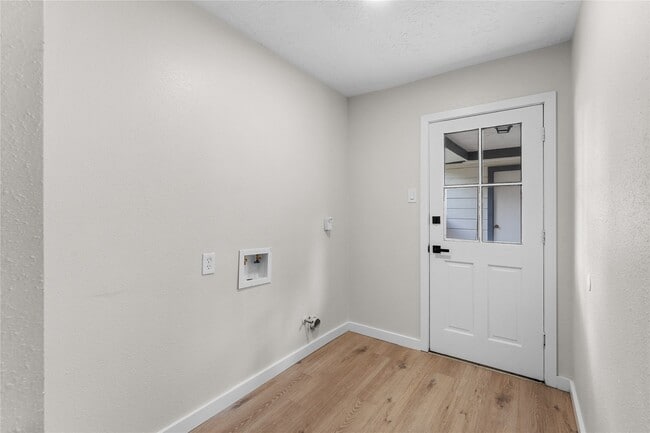 Building Photo - 28814 Enchanted Dr