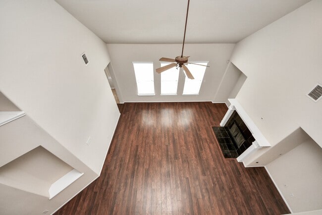 Building Photo - 24523 Red Bluff Tr