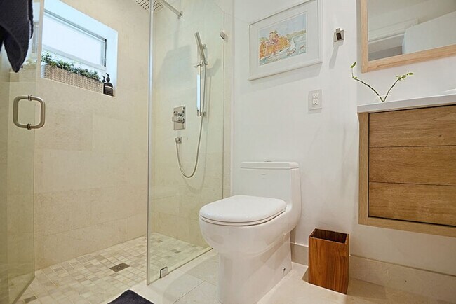 Building Photo - 40 Phoenetia Ave