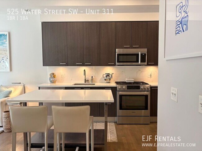 Building Photo - 525 Water St SW