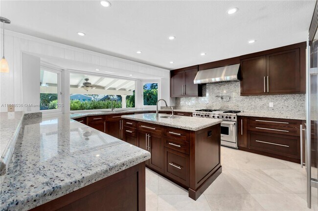 Building Photo - 12511 Ramiro St