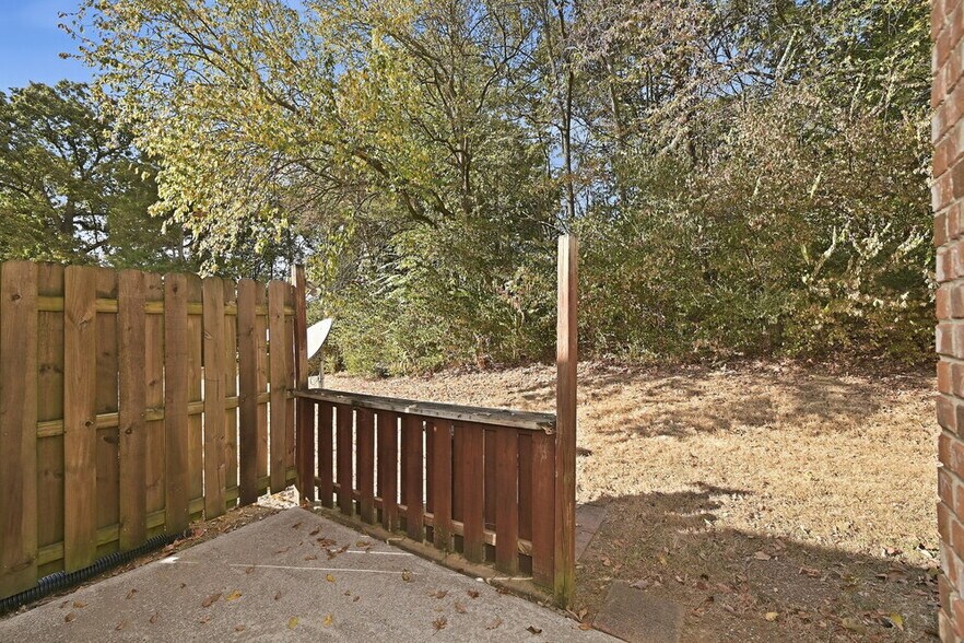 Building Photo - 232 Thistle Ln