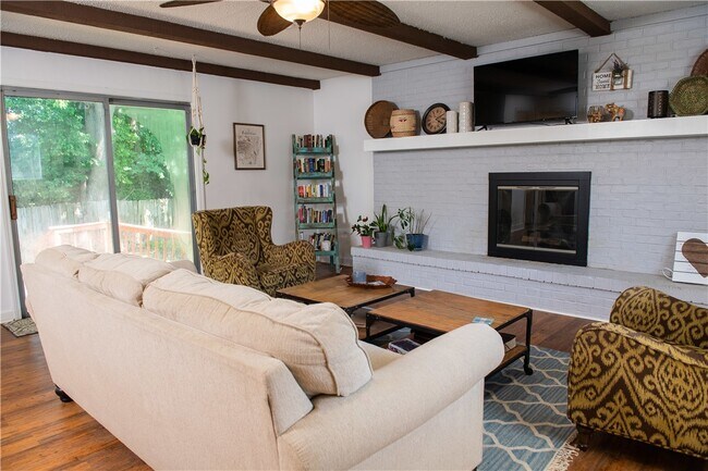 Building Photo - 1861 W Deane St