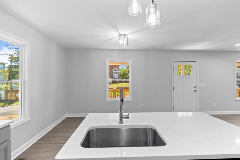 Building Photo - 2410 Poplar St