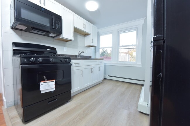 Building Photo - 173 Watson Ave