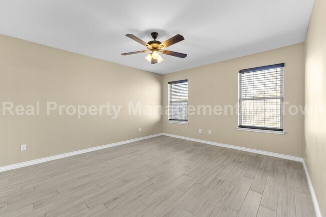 Building Photo - 1605 Bob Dr