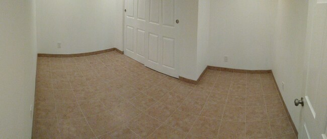 Building Photo - 6315 S Cyclamen Sq