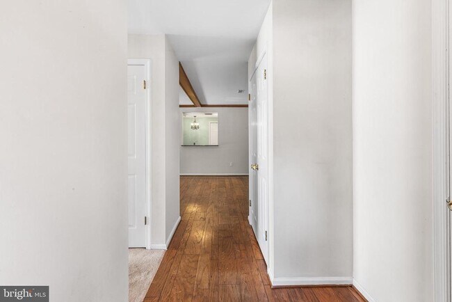 Building Photo - 403 Mountainview Dr