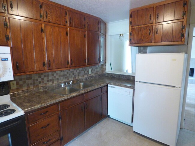 Building Photo - 4601 Holton Ave