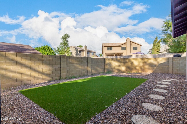 Building Photo - 11 N Concord St