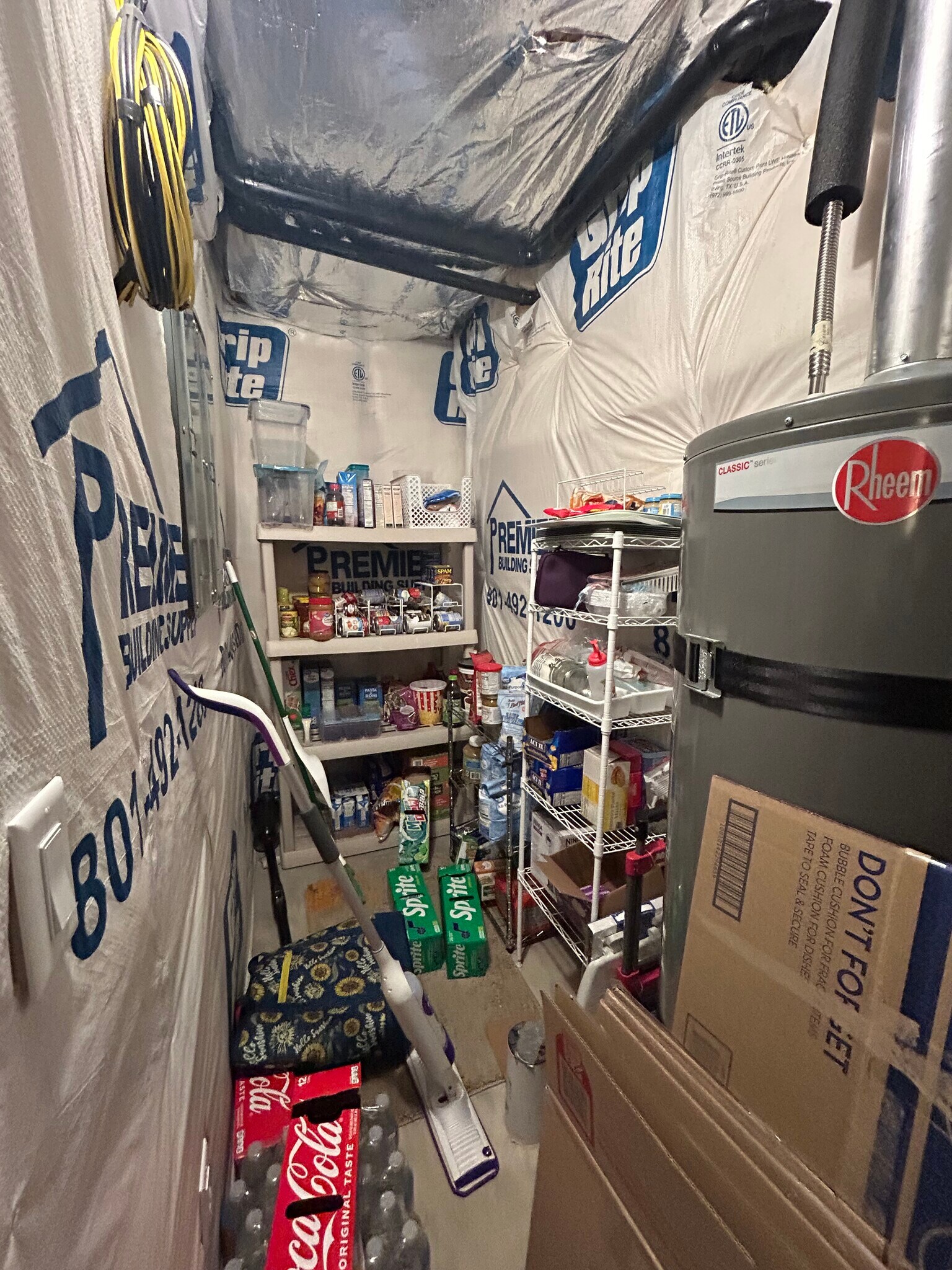 Building Photo - 81 S Keaki Wood