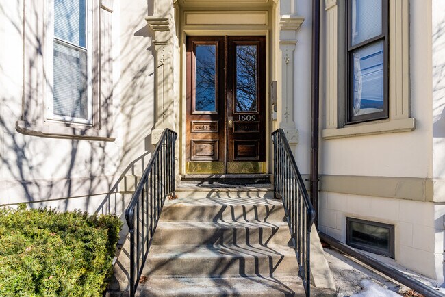 Building Photo - 1600 Tremont St