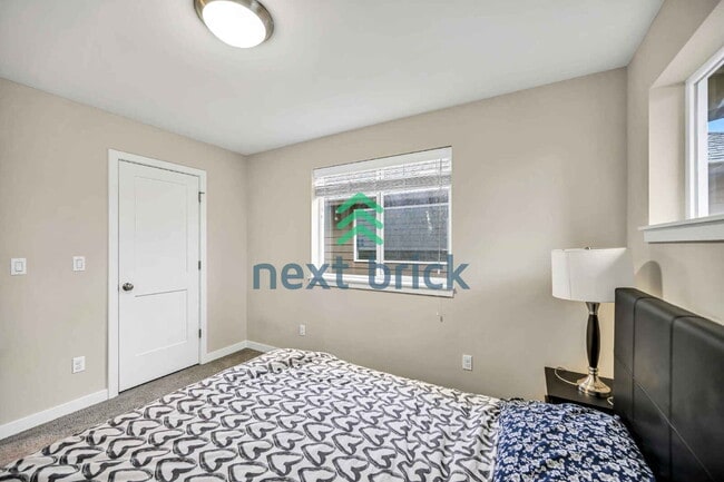 Building Photo - Stunning 4-Bedroom, 3-Bathroom East-Facing Cul-De-Sac Home in Laterra Estates