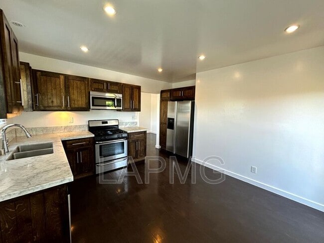 Building Photo - 5036 Ladd Ave