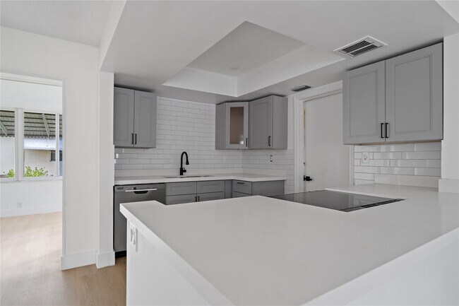 Building Photo - 4510 NW 49th Dr